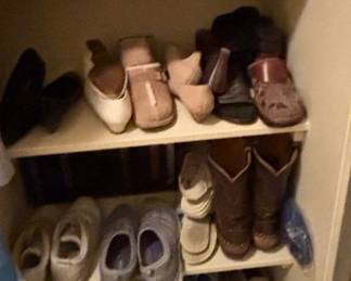 Womens Assorted Clothing and Shoes fourth image