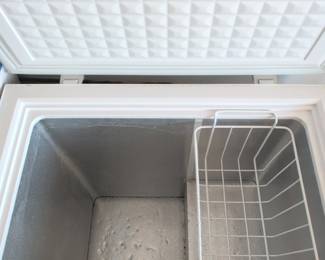 Black  Decker Chest Freezer second image