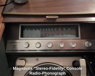 Magnavox StereoFidelity Console RadioPhonograph third image