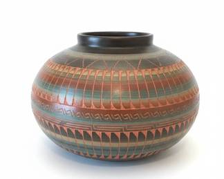 Navajo Etched Pottery Vase  Signed Dennisa fourth image