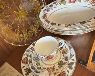 Royal Worcester Virginia Dinnerware Set second image