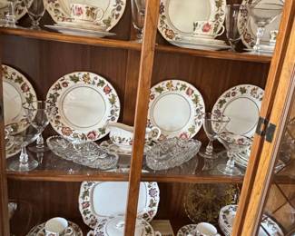 Royal Worcester Virginia Dinnerware Set