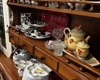 Many more dishes and kitchen utensils!