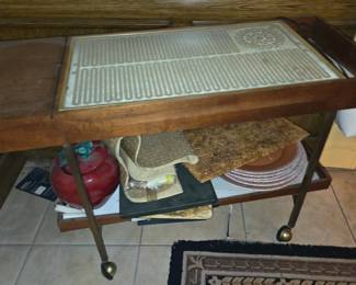 On wheels ! Salton Hot-table