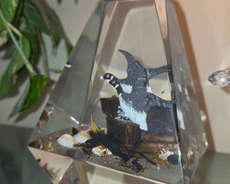 Ducks scene inlaid in Crystal/glass Paperweight or display $25