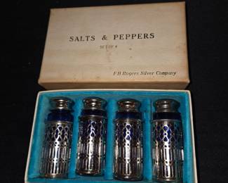 FB Rogers Silver Co. Salt & Pepper set