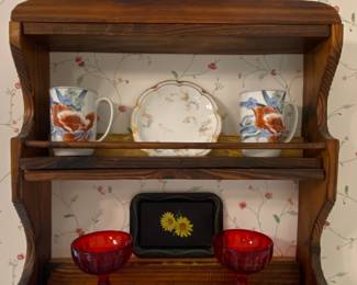 Small wooden rack with plate holders