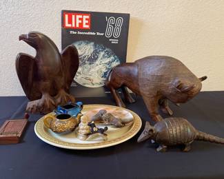 Pyramid, buffalo, eagle and armadillo, mouse trap, notepad, small chinois items