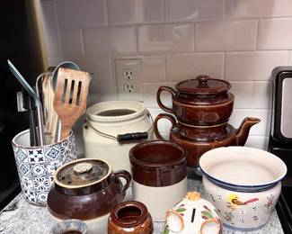 Robinson Ransbottom bean pot and crocks, stoneware dripolator coffee pot, etc 