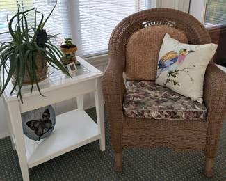 Resin wicker chair, white side table
