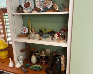 Wildflower plate with gold embellishments no longer available 