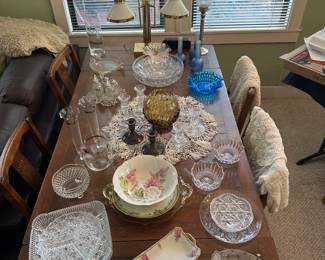 Doilies and tablecloths not available 