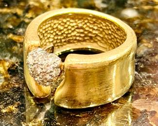 Diamond heart wide gold band