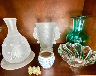 !930's Josef Inwald Barolas Czech frosted glass sea life vase.