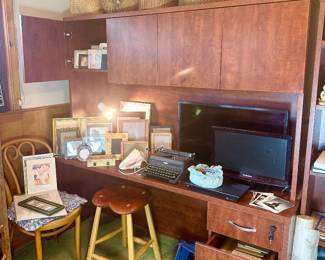 Office desk unit, comes apart for transportation.