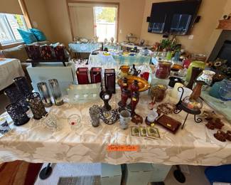 partylite! 2 tables of new or like new