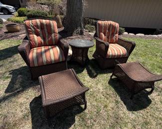 Lloyd Flanders Grand Travers Pair of chairs