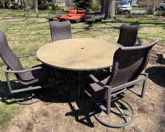 5p Patio table & chairs