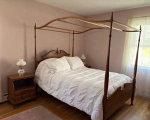 Maple canopy bed, set includes 2 dressers, 2 nightstands