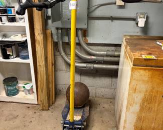 Garage hydraulic jack
