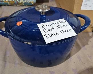 CAST IRON DUTCH OVEN