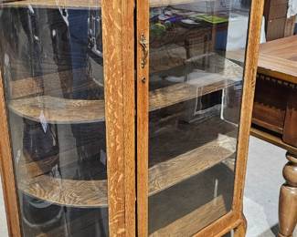 CURIO / CHINA CABINET