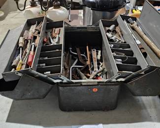 TOOLBOX / TOOLS