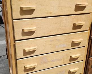 CHEST OF DRAWERS