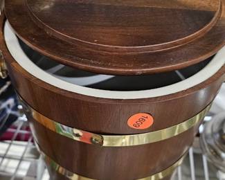 ICE BUCKET WITH LID