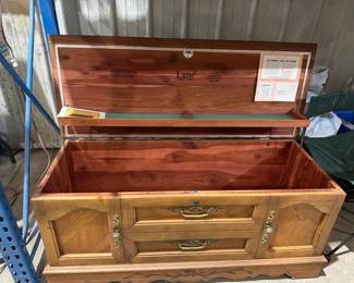 LANE CEDAR CHEST