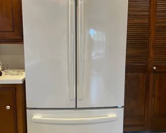 GE 19 cu ft. counter depth refrigerator with ice maker