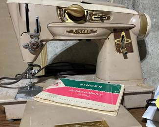  Vintage Sewing Machine