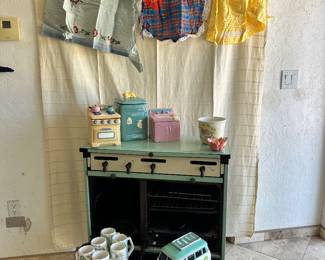 I love this vintage setup 