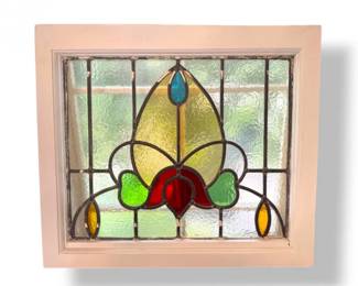 31 StainedGlassWindowPanelwFloralDesigninWhiteWoodFrame