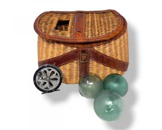 116 AntiqueFishingCreelBasketwVintageReelGlassFloats