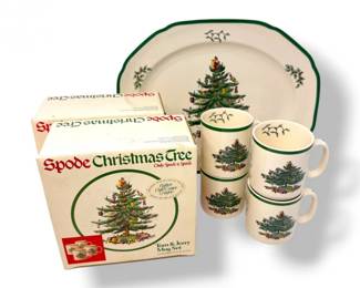 57 VintageSpodeChristmasTreeCollection12TomJerryMugsPlatter
