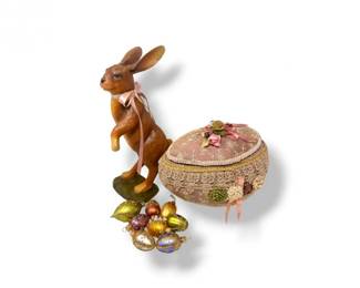 13 EggBoxWayneKleskiStylewBlownGlassEggsBunnyFigure