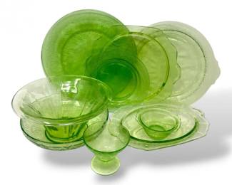 37 VintageGreenDepressionGlassServingSetwPlatesBowlsTrays