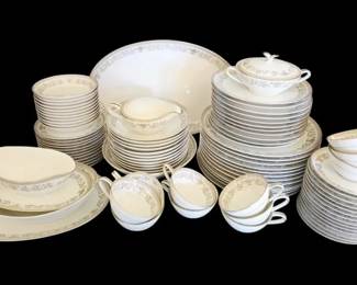 Noritake Gracelyn China Set 91 Pieces