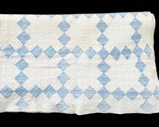 White Blue Irish Chain Pattern Quilt