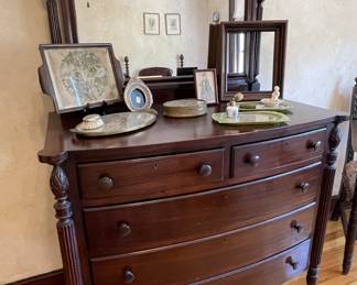Antique dresser w/mirror