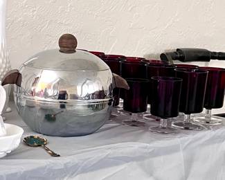 Vintage West Bend PENGUIN Hot & Cold Server Ice Bucket w/Bakelite Handles