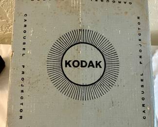Vintage Kodak Carousel 850 35mm Slide Projector With Protective Case