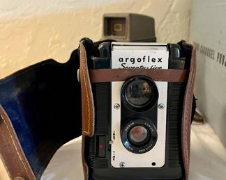 Vintage Argus Argoflex Seventy-Five, a pseudo twin-lens reflex (TLR) camera produced in the USA between 1949 and 1964