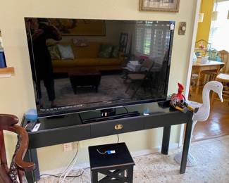 narrow lacquer TV table