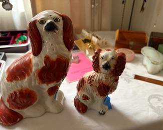 STAFFORDSHIRE DOGS