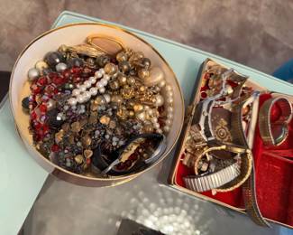 Costume jewelry (NO REAL FOR SALE)