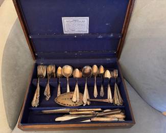 silver plated silverware