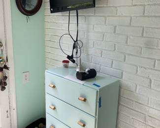 Sweet solid pine Chest