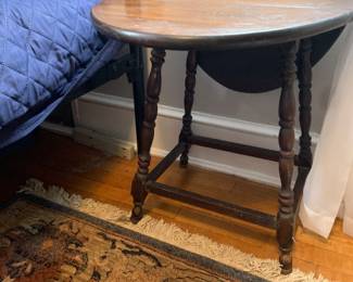 Wooden Drop Leaf night stand, occasional table. 21" h; opens to oval